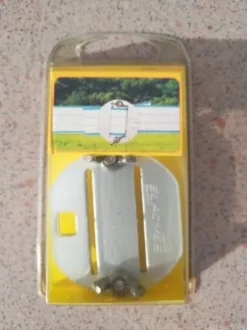 Boite passage ruban clôture électrique cheval