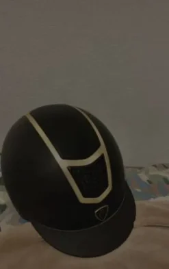 Bombe équitation Equithème taille : s ( 53-55)