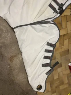 Couverture anti mouche