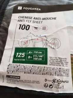 Couverture anti mouche avec couvre cou