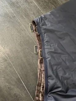 Couverture imperméable Kentucky 150g taille 125