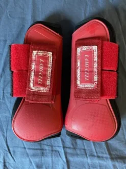 Ensemble guêtres et protèges-boulets rouges