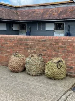 Filet à foin Deluxe DuoColor - Nylon haute qualité