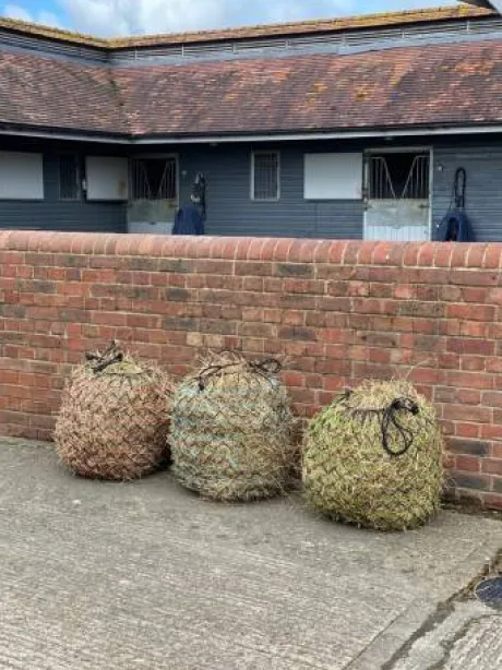 Filet à foin Deluxe DuoColor - Nylon haute qualité