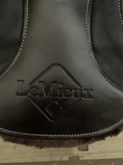 LeMieux - sangle bavette « mouton » cuir marron - 45cm