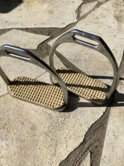 Lot de 2 étriers en acier