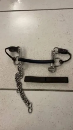 Pelham avec alliance et protège gourmette