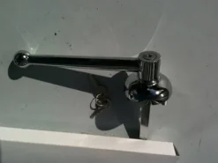 Poignée centrale laiton chromé à clés - 20.5 cm