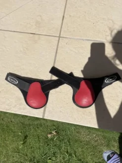 Protège boulet rouge poney