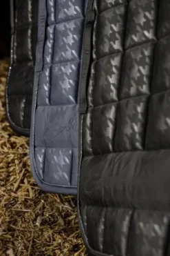 Tapis Big Square Glossy Essence 2022 - Eskadron