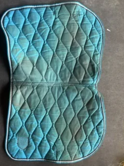 Tapis bleu émeraude