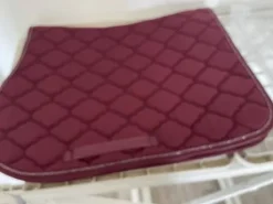 Tapis de selle bordeaux