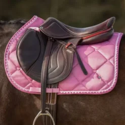 Tapis de selle Lyvia - QHP - Anatomique