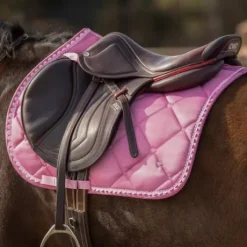Tapis de selle Lyvia - QHP - Anatomique