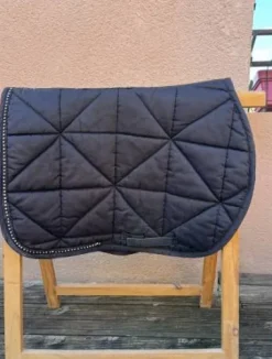 tapis de selle noir