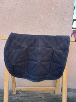 tapis de selle noir