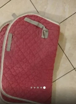 Tapis de selle rouge taille cheval