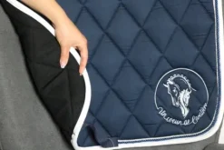 Tapis de selle Un Coeur de cavalière Marine
