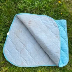 Tapis HKM bleu ciel cheval