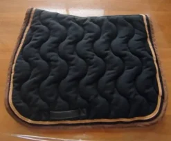 Tapis paddock sports en bon état